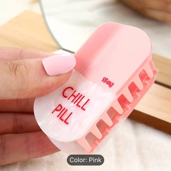 BRAND NEW ADORABLE/FUN PILL W/ CHILL PILL WOMEN'S HAIR ACCESSORIES CLAW CLIP - Picture 4 of 9